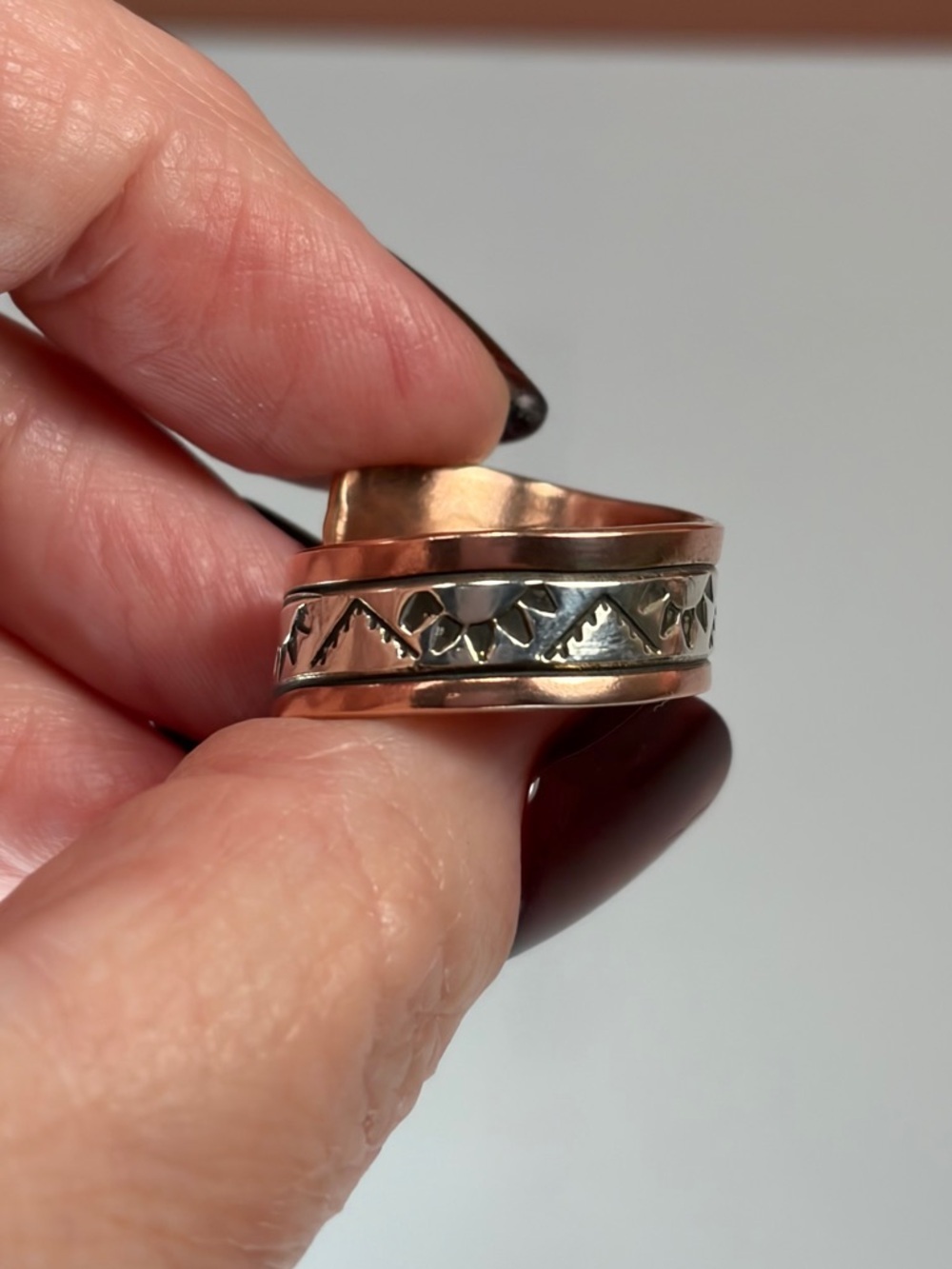 Wylie Secatero Signed Copper & 925 Sterling Silver Ring - Picture 8 of 15